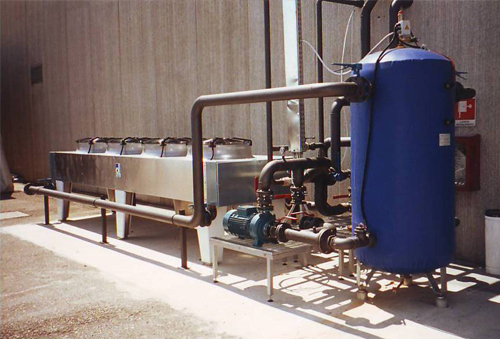 冷水機